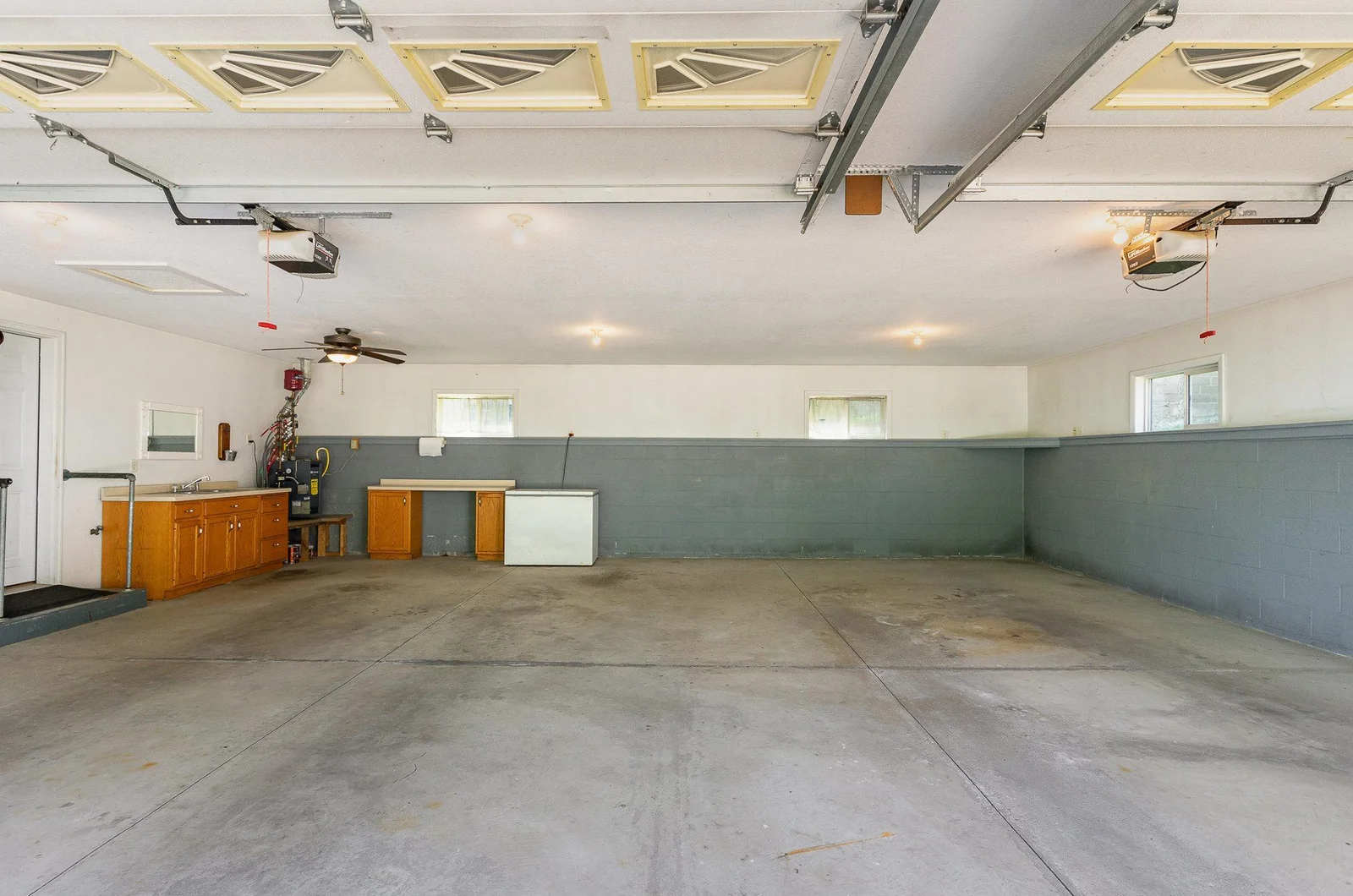 3 Car Garage