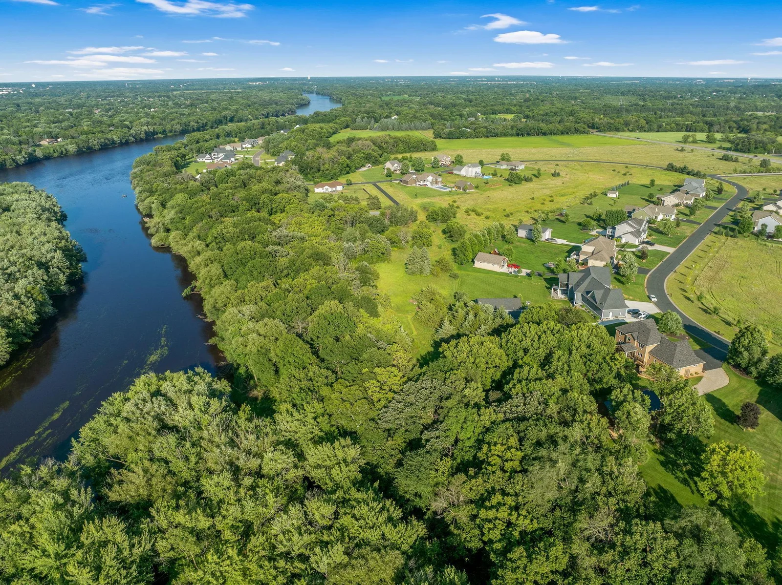 Mississippi River lot view! Check out the supplements for more information including recreational activities available on the islands off the shore.