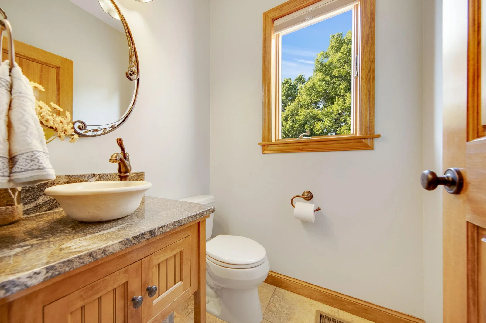 Main floor 1/2 bathroom.