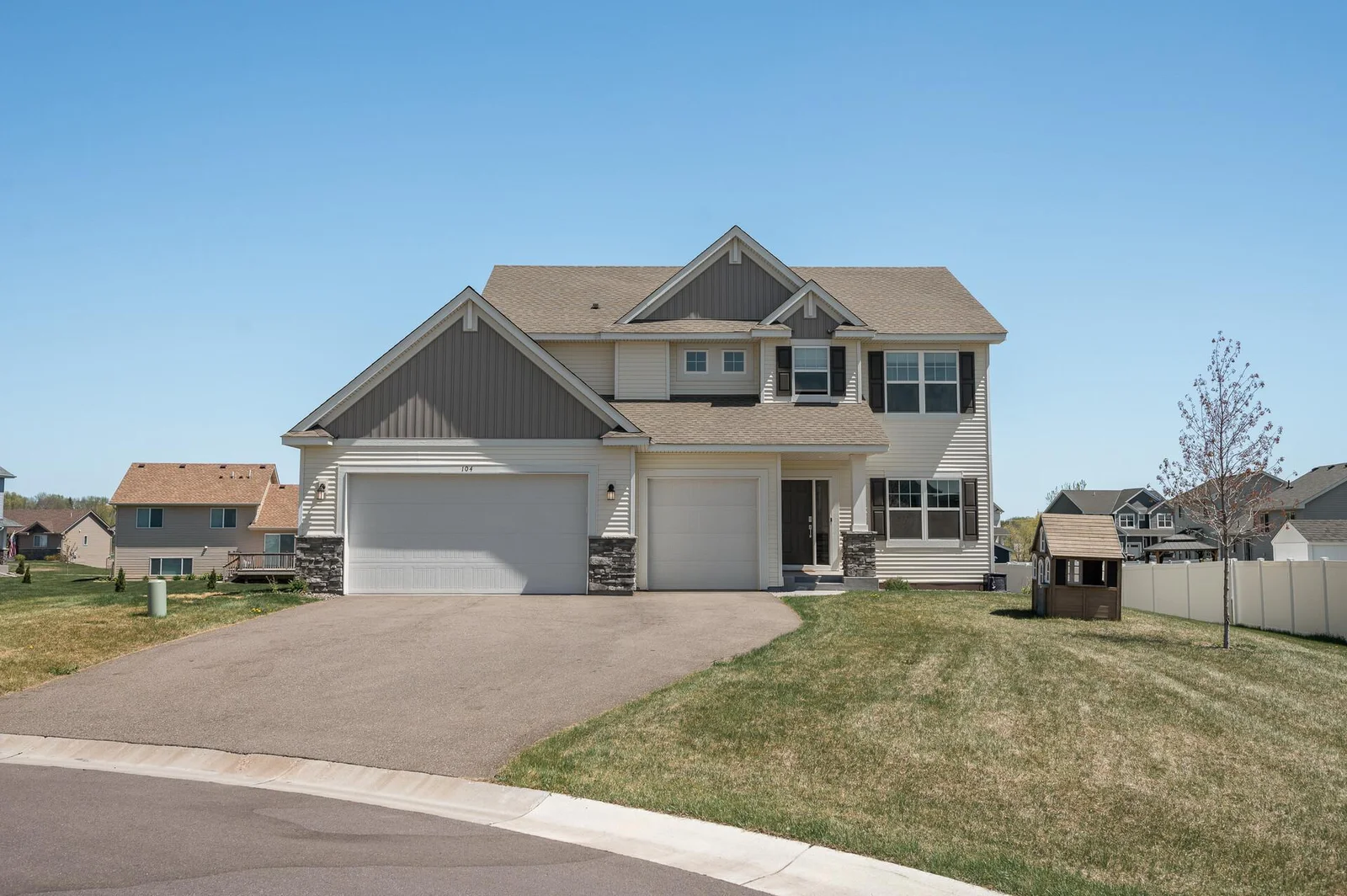 Welcome home to 104 Hummingbird Way