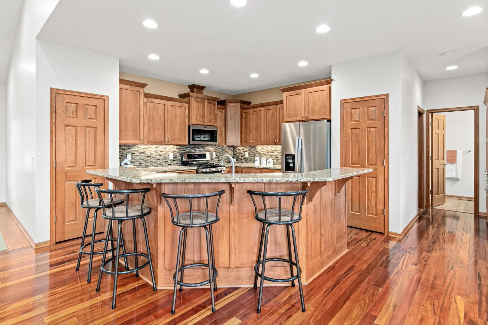 kitchen 2.jpg