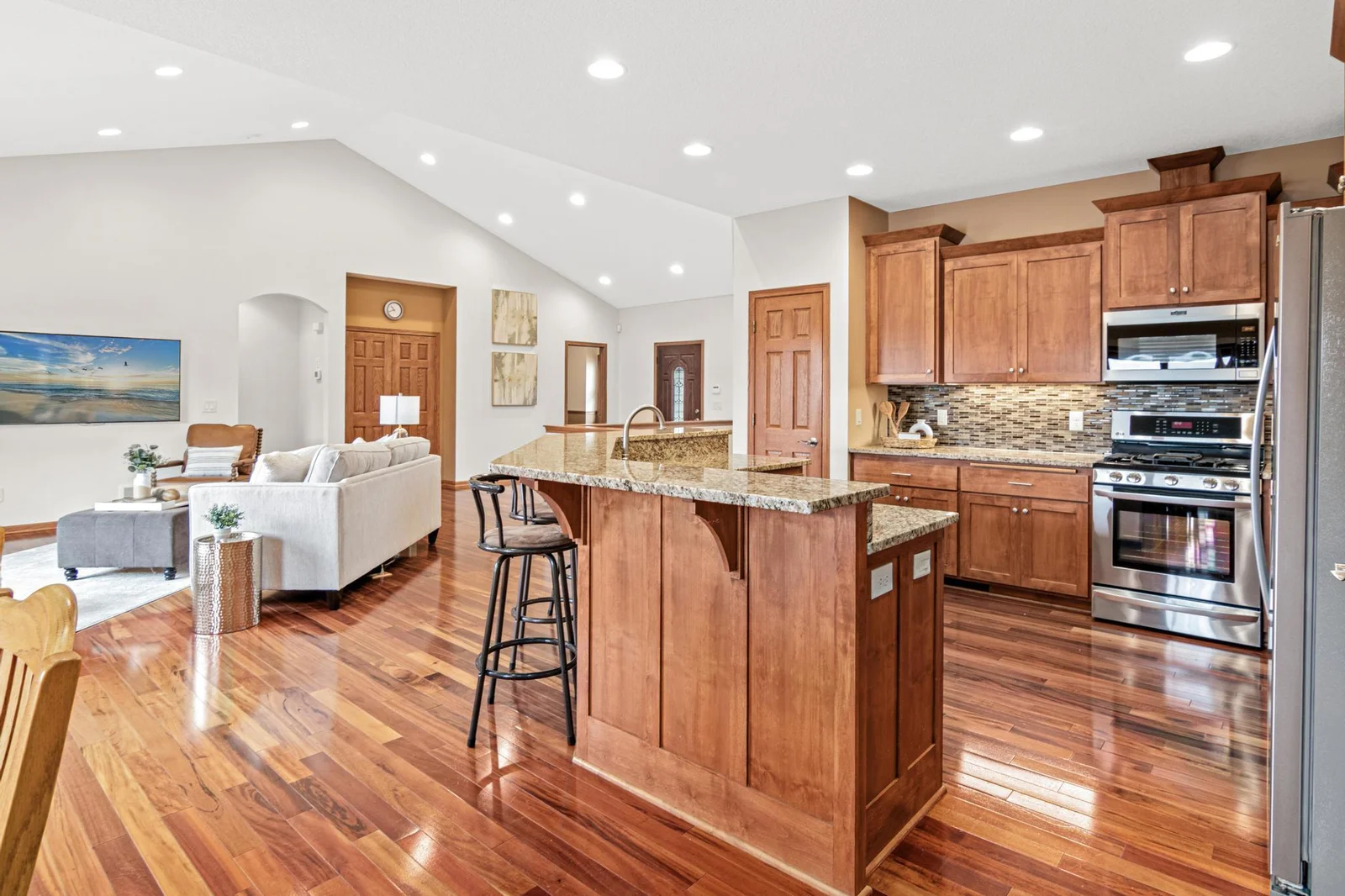 kitchen 3.jpg