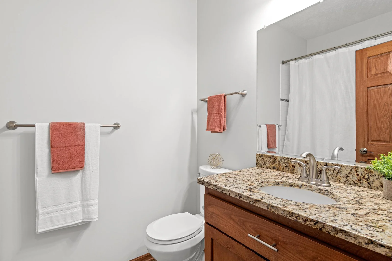 main bath.jpg