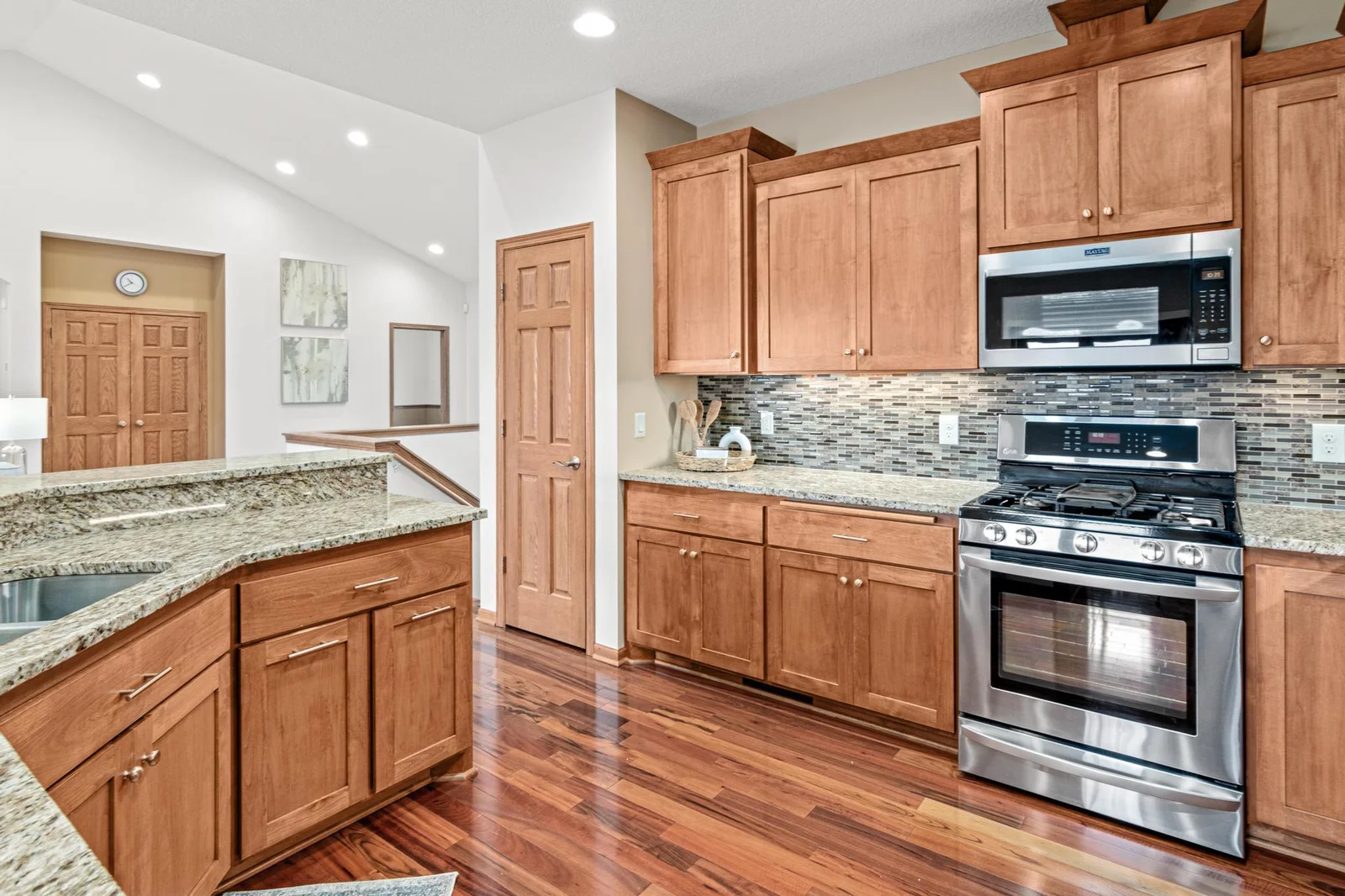 kitchen 5.jpg
