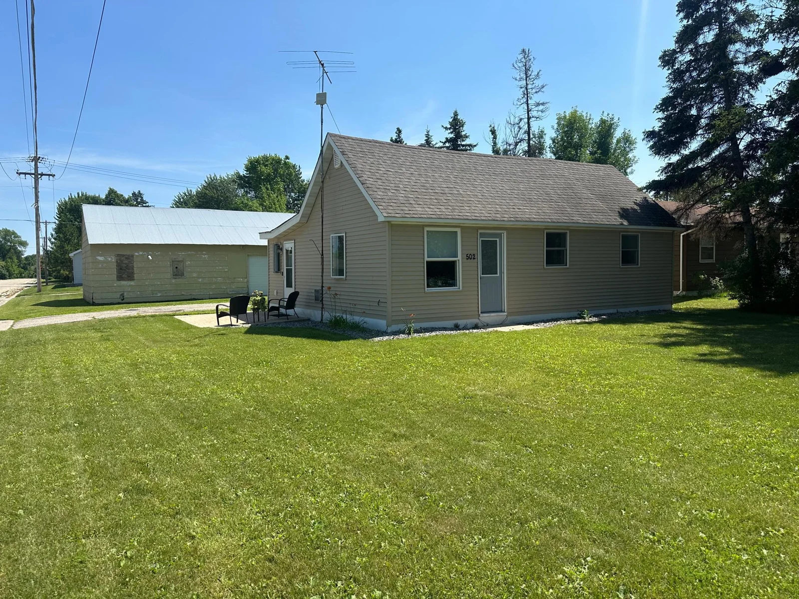 502 1st Avenue, Baudette