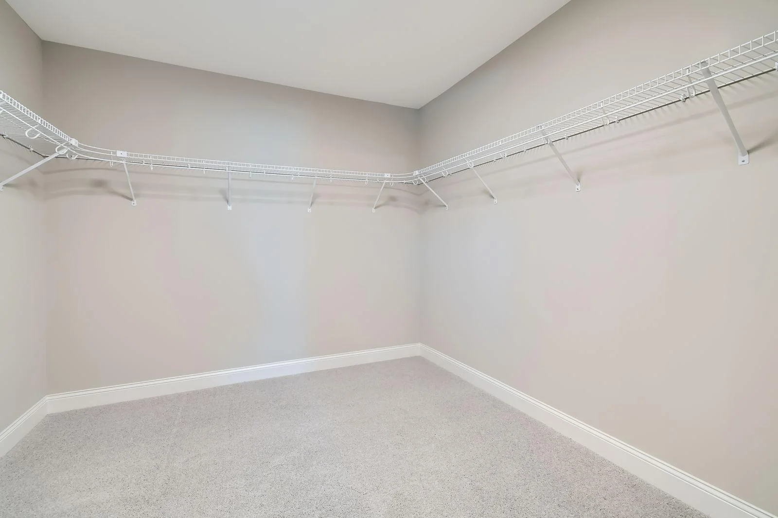 7317 Agate Trl - Web Quality - 021 - 22 2nd Floor Closet.jpg
