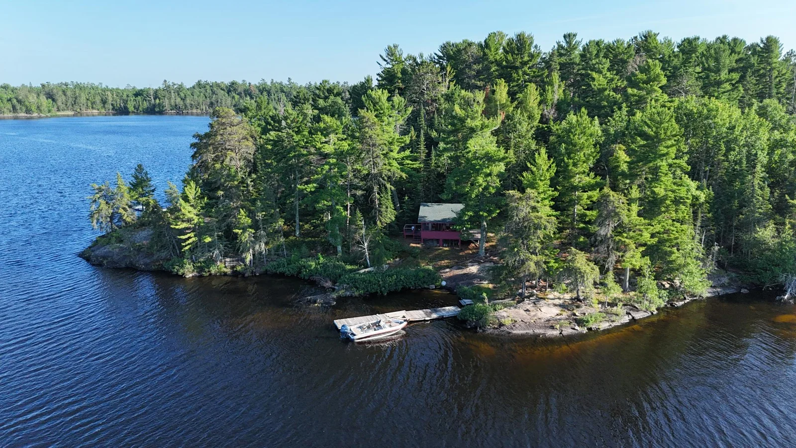 470' of Rainy Lake shoreline