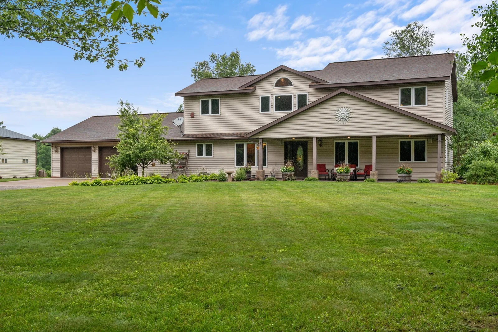 Spacious front yard