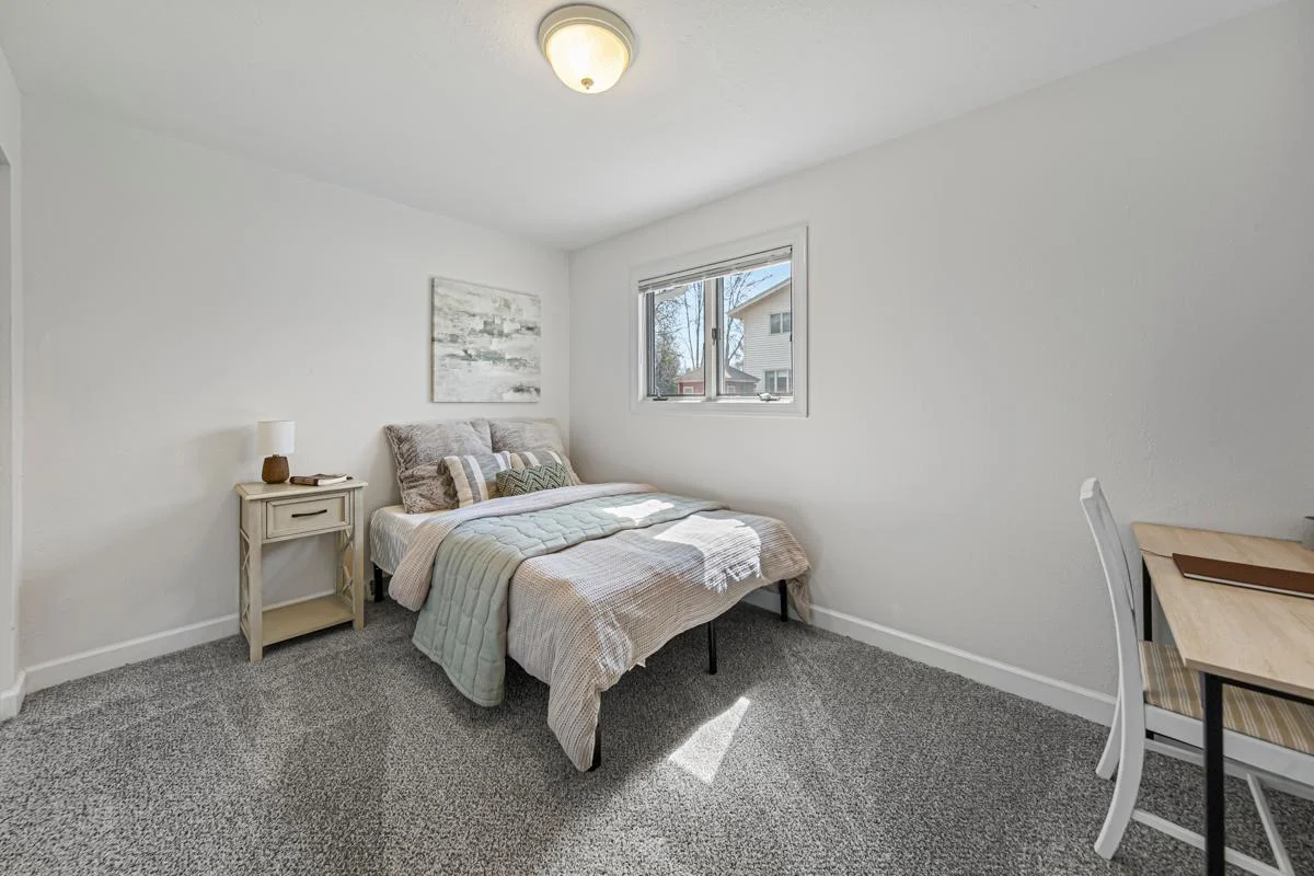 18 Bedroom 2.jpg