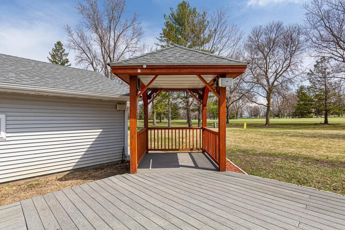 12 Gazebo.jpg