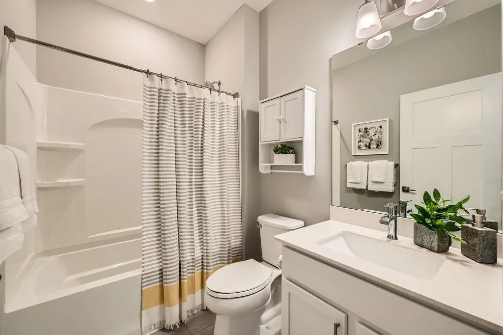 10955 Glacier Lane N - MLS Sized - 022 - 24 Bathroom.jpg