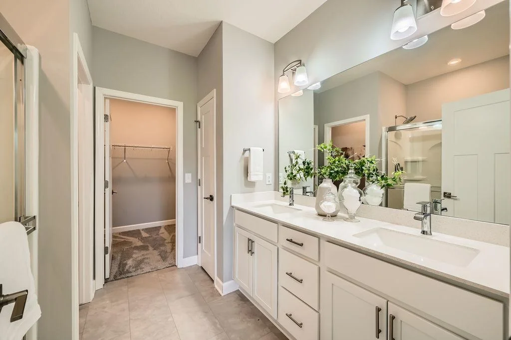 10955 Glacier Lane N - MLS Sized - 019 - 20 Primary Bathroom.jpg