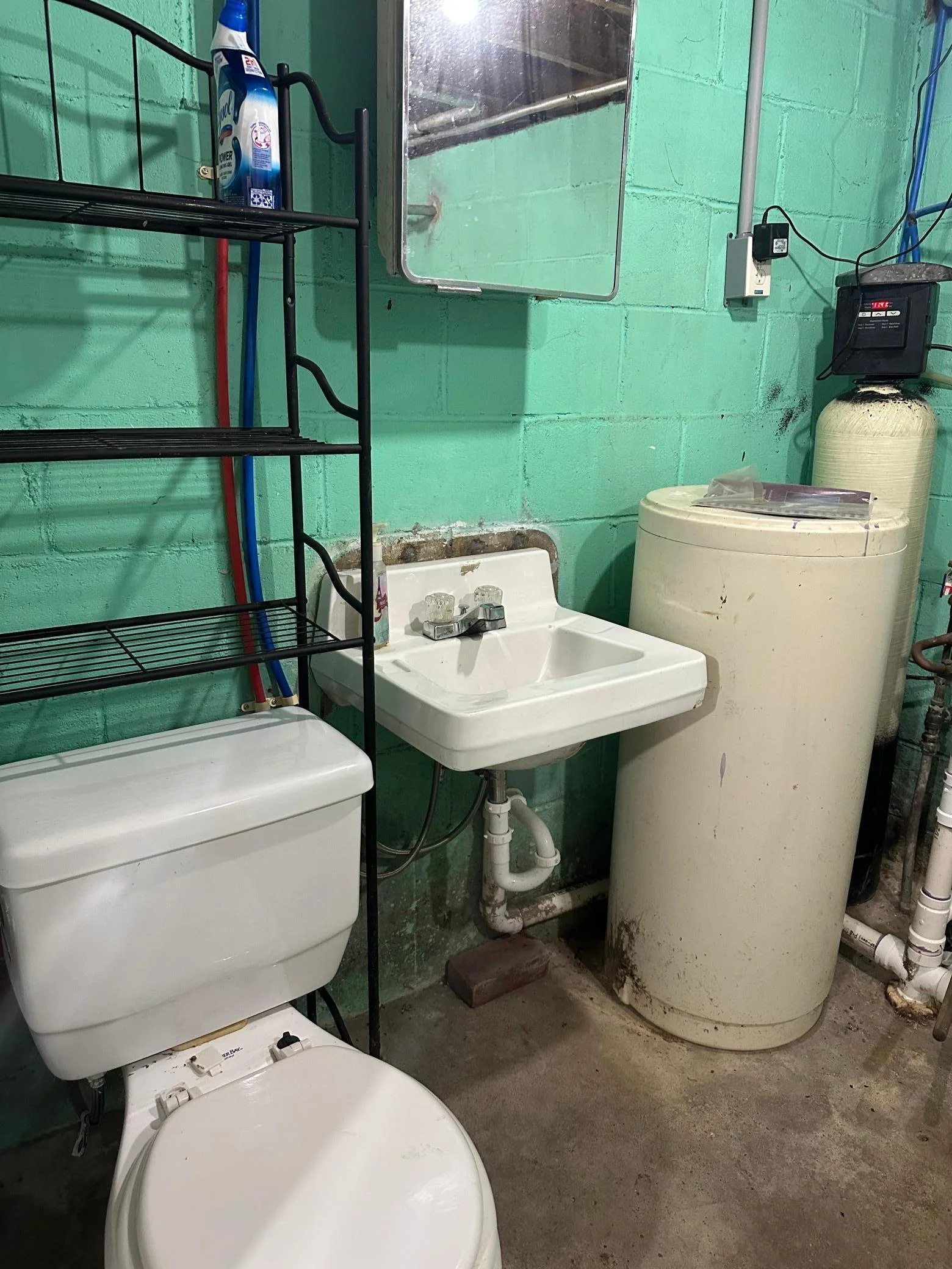 1/2 Bath.jpg