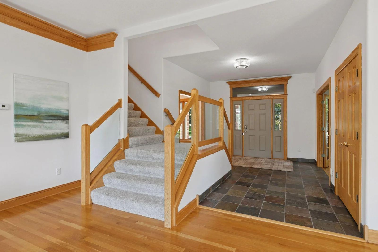 A large foyer to welcome your guests