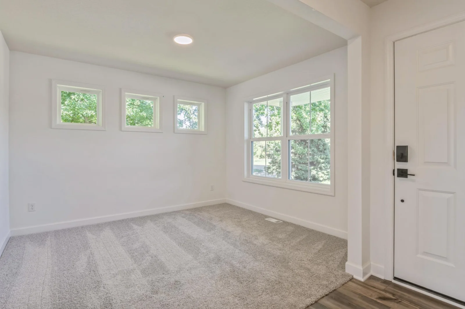 *Photo of similar home. Actual finishes will vary.jpg