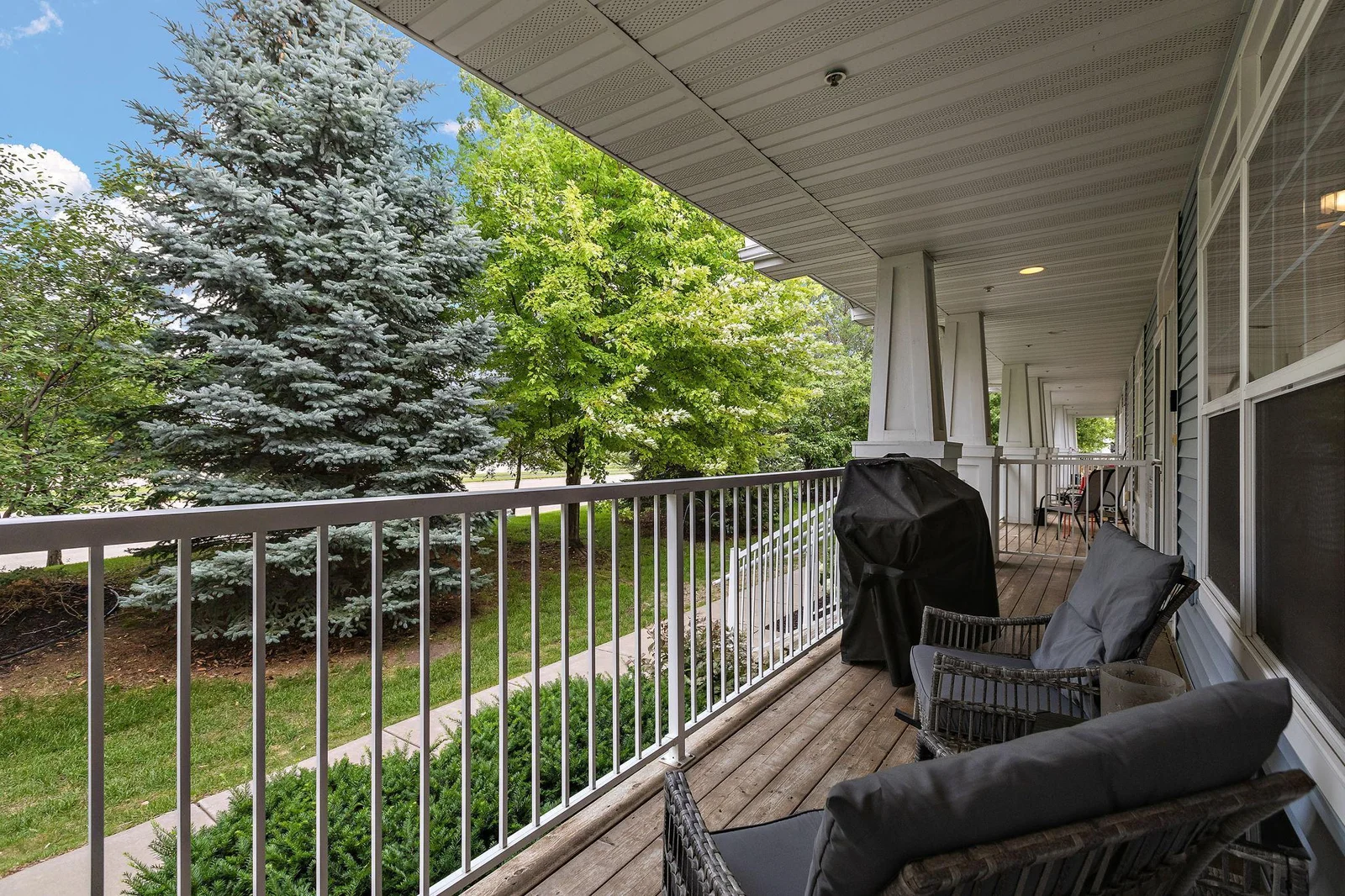 5-web-or-mls-4940 Underwood Ln N Unit B #107, Plymouth, MN 55442 - 57.jpg