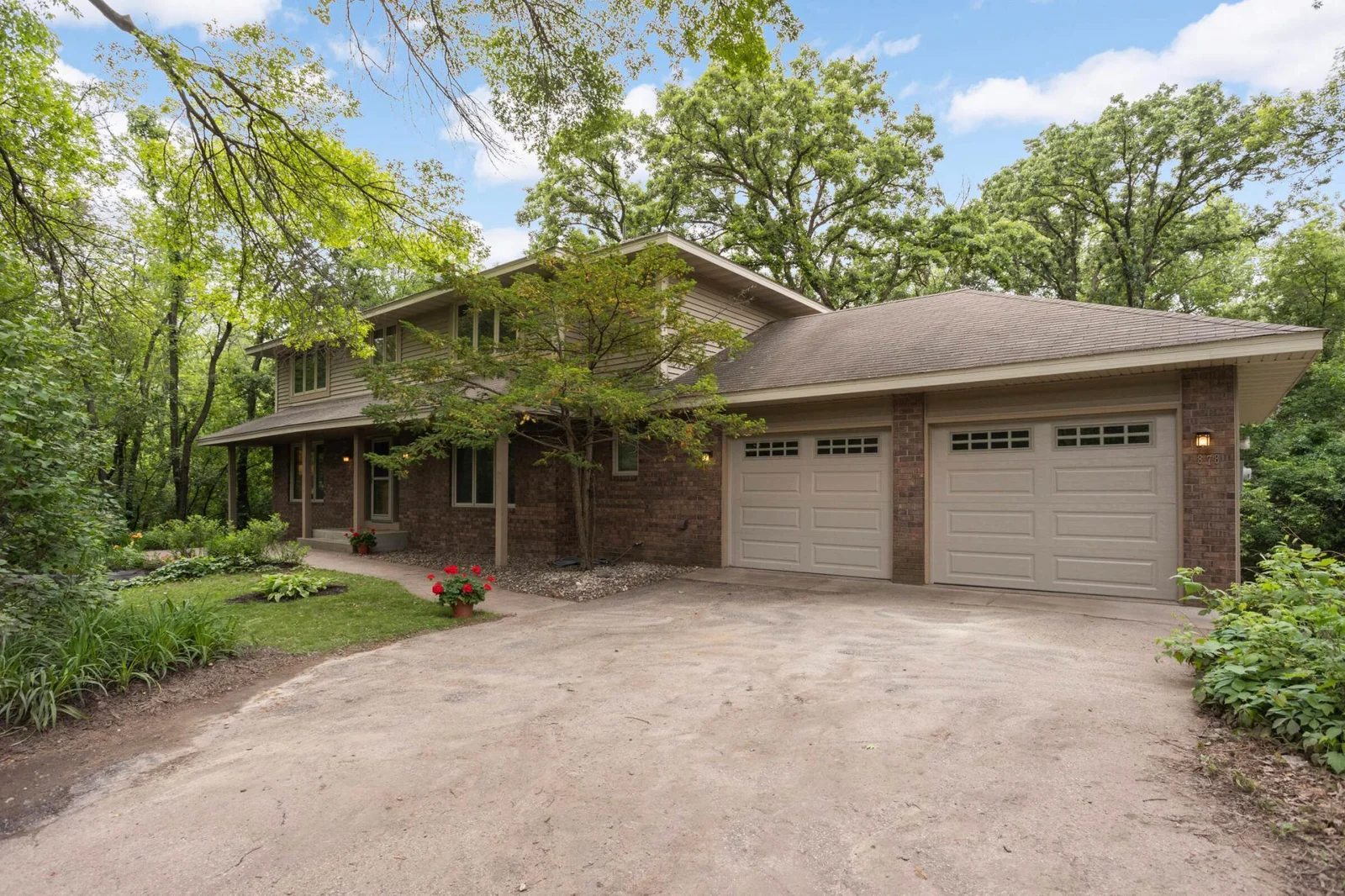 Photo 1 of 878 Lakewood Hills