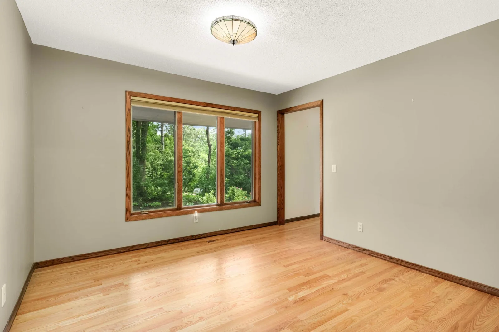 Formal dining room off kitchen and foyer