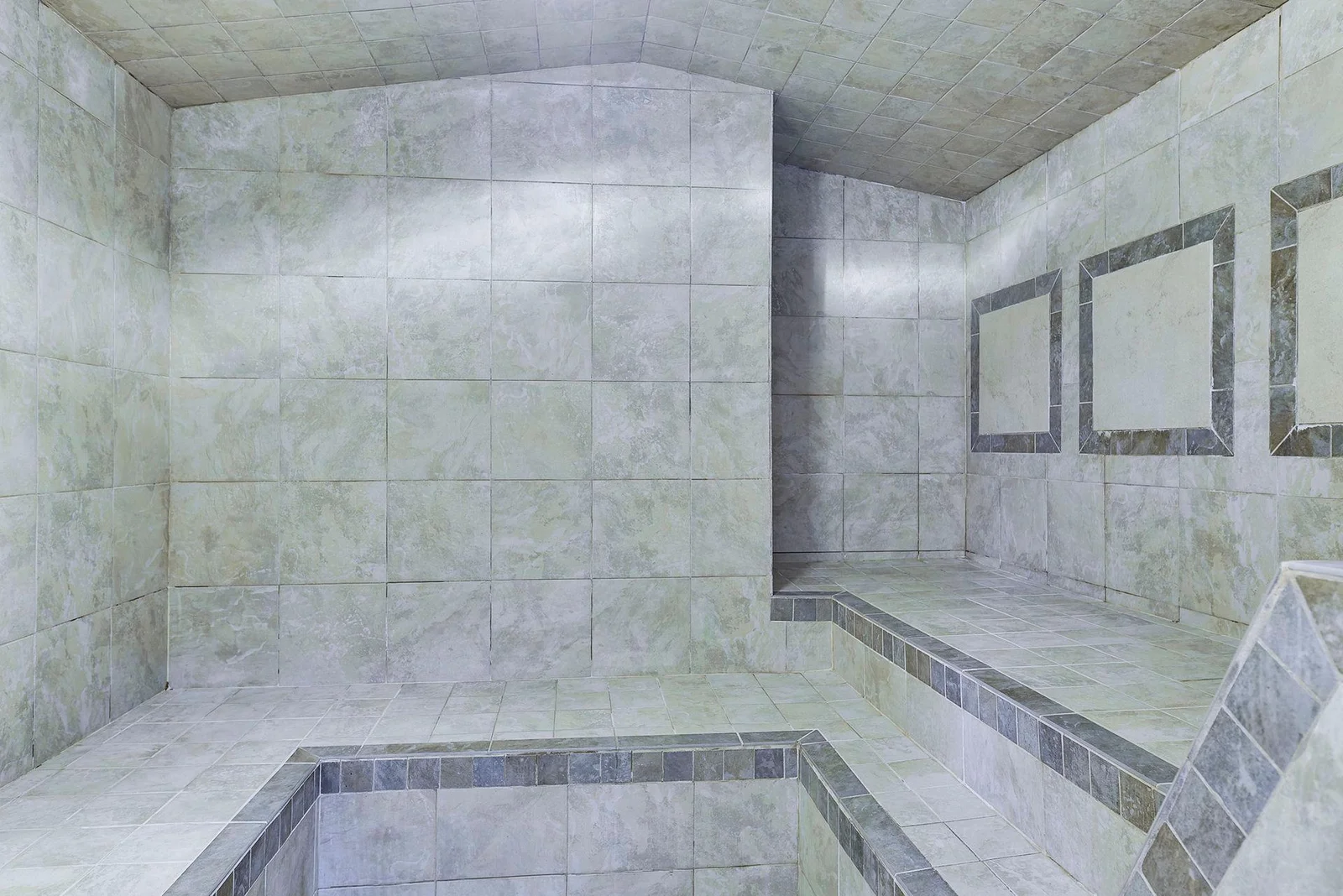 Thumbnail photo 32