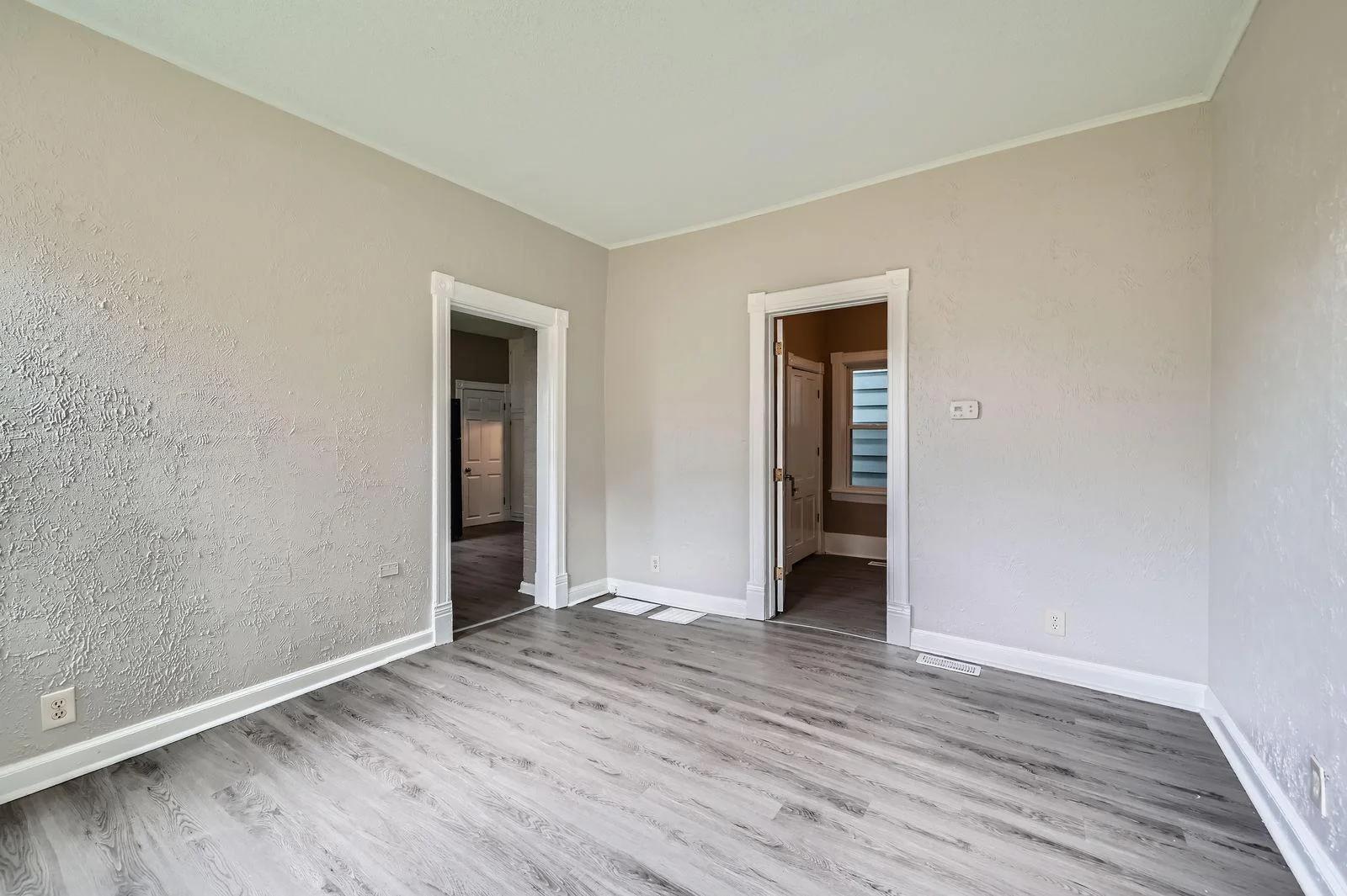 911 Sims Ave - Web Quality - 007 - 07 Dining Room.jpg