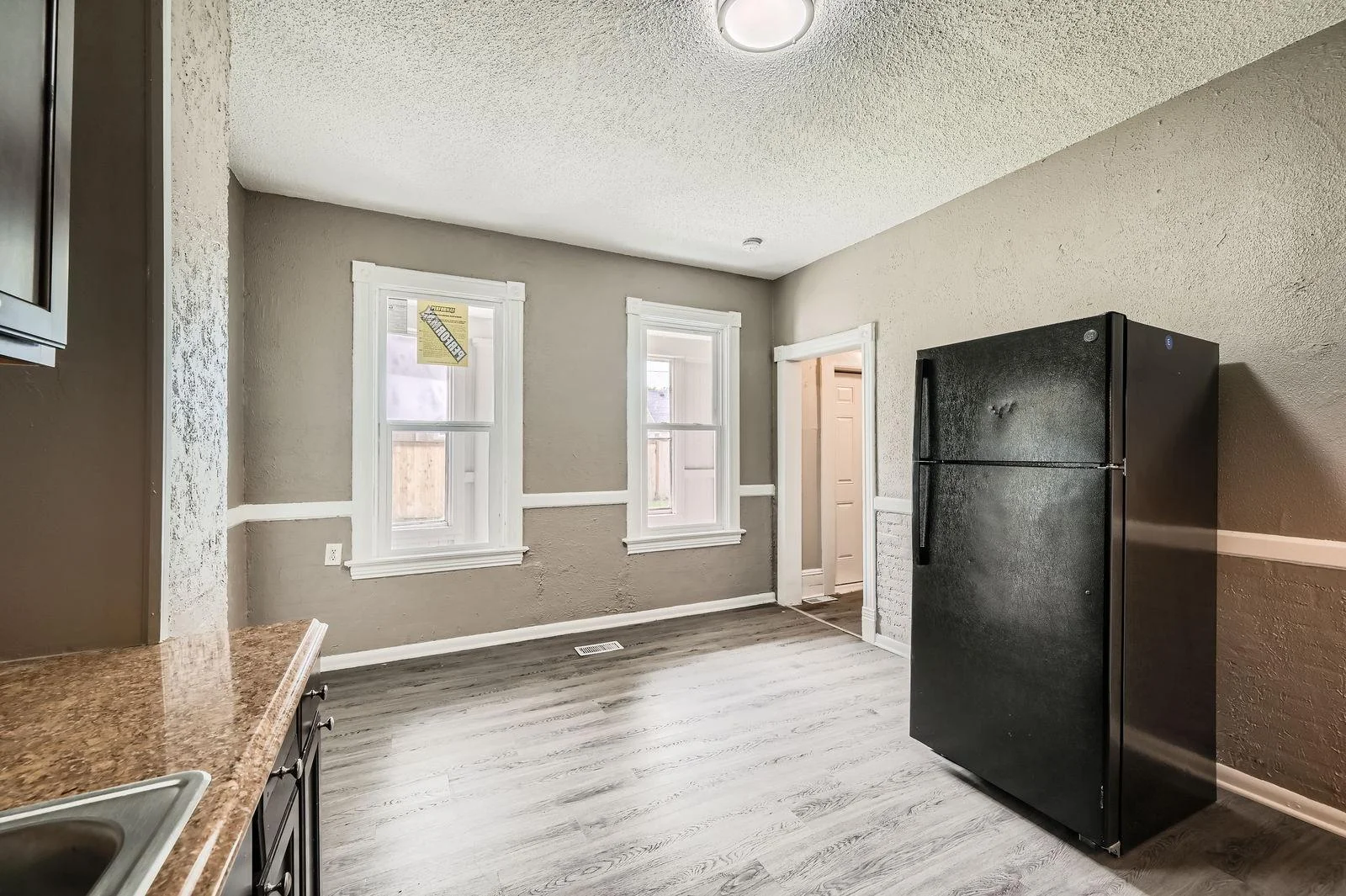 911 Sims Ave - Web Quality - 012 - 12 Kitchen.jpg