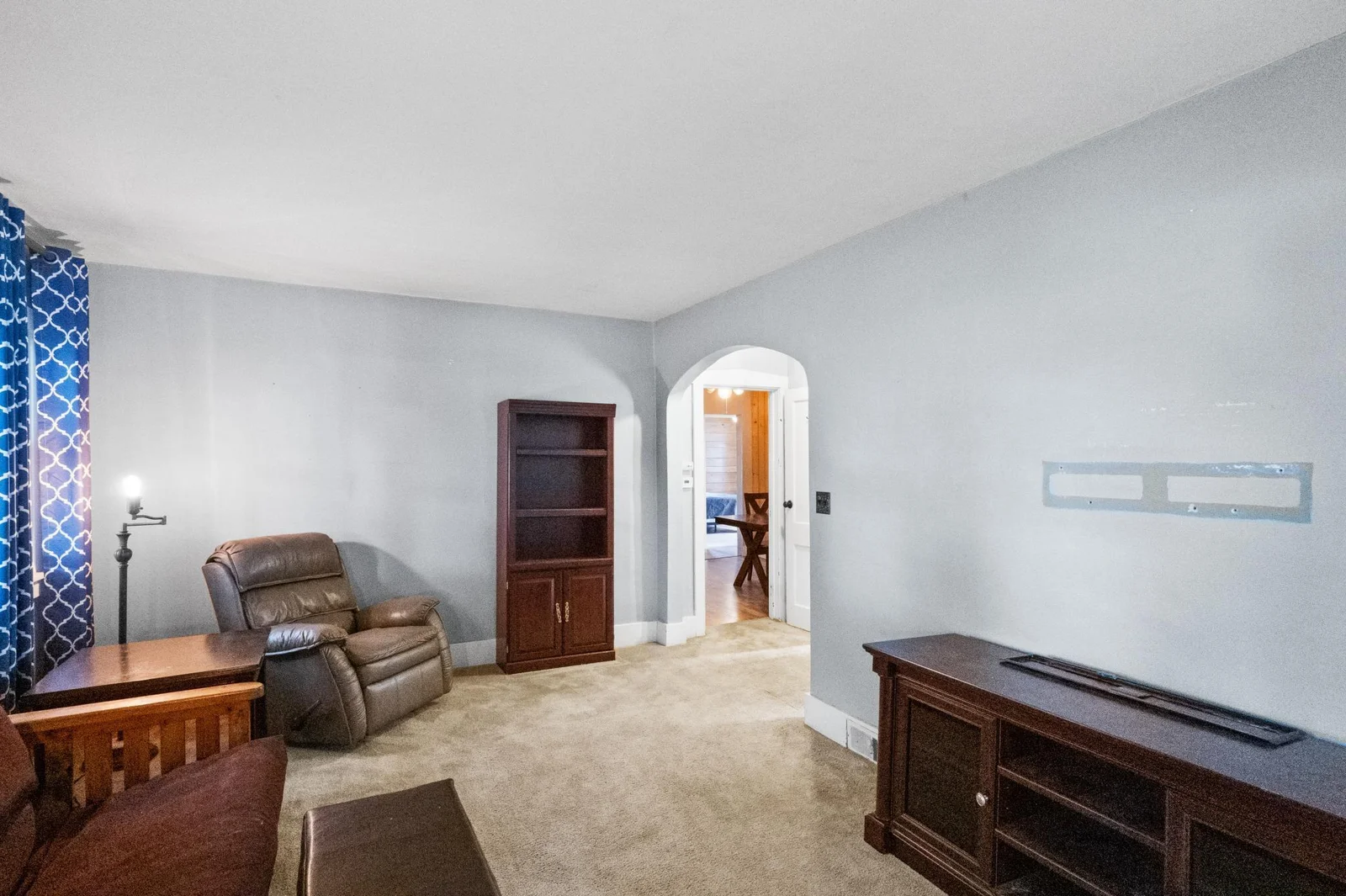 Living Room to kitchen/bedrooms