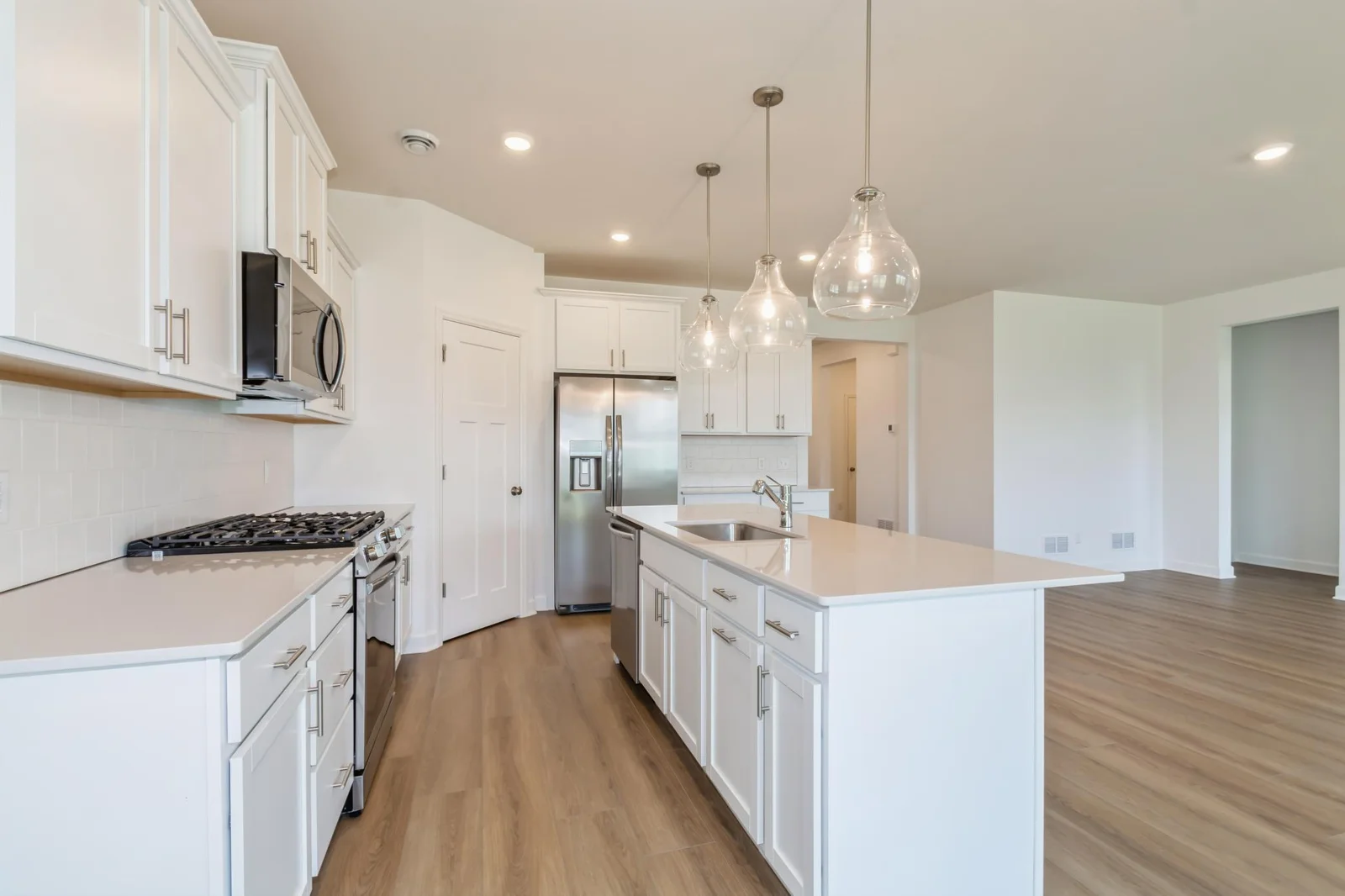 (Actual photo of the home) Home is complete and move in ready!