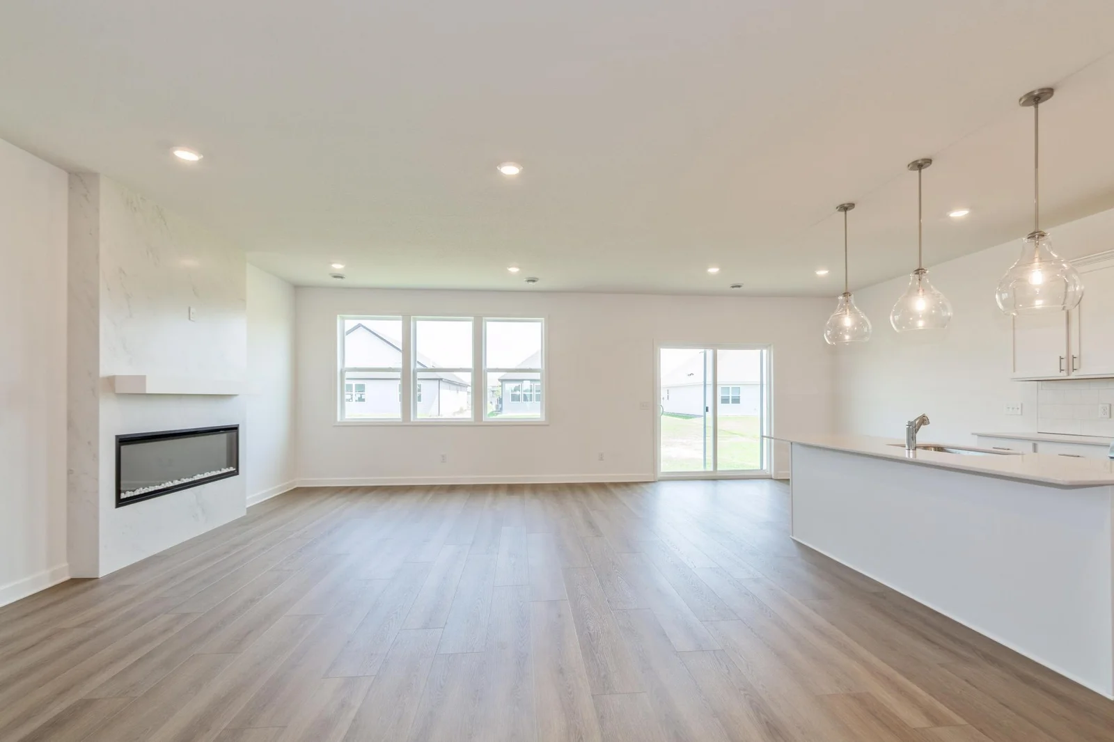 (Actual photo of the home) Home is complete and move in ready!