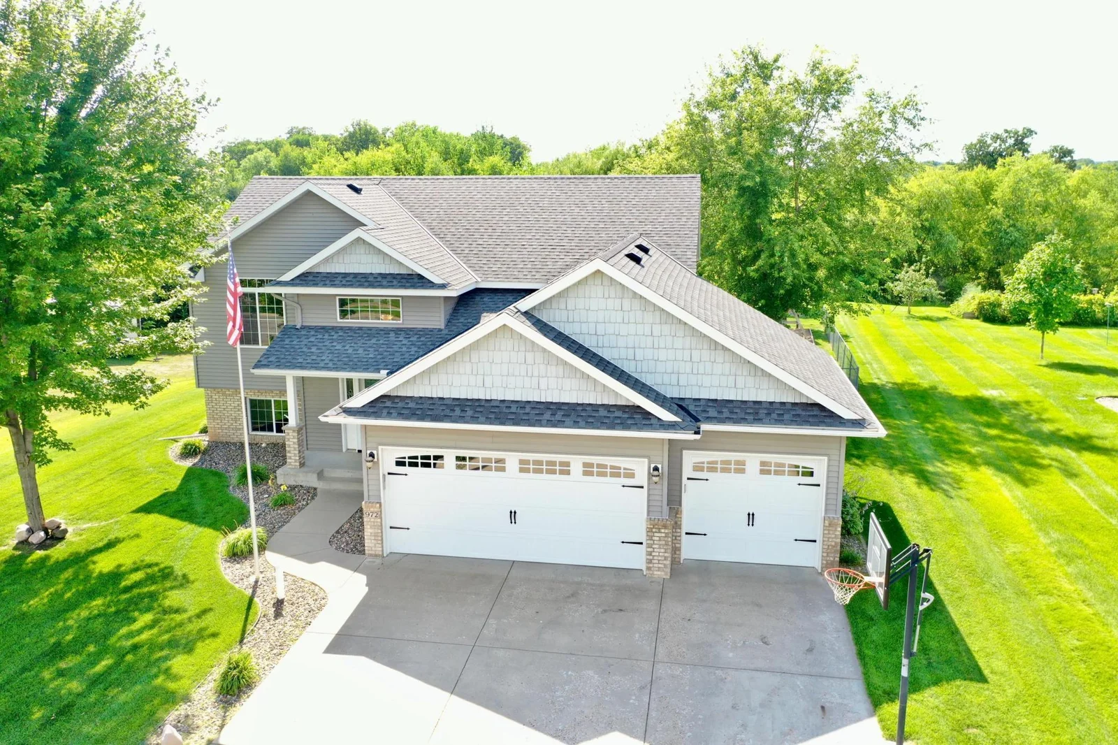 972 Waters Edge Circle, Avon