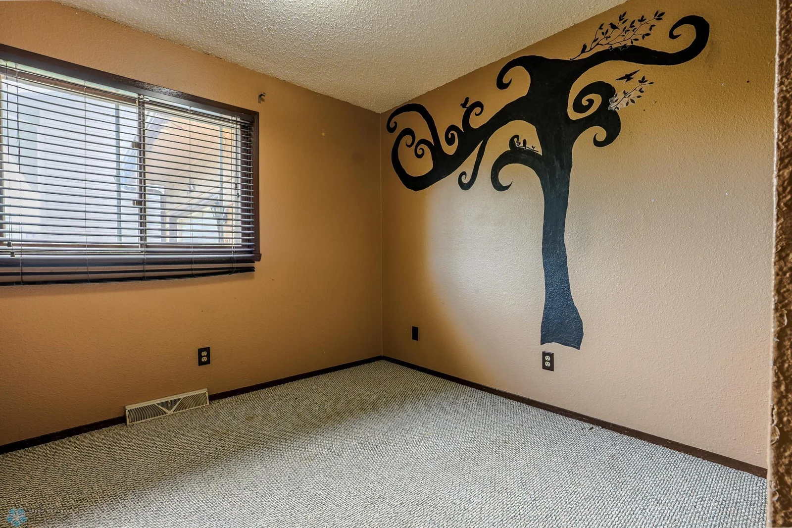 Bedroom 2 - Main Floor