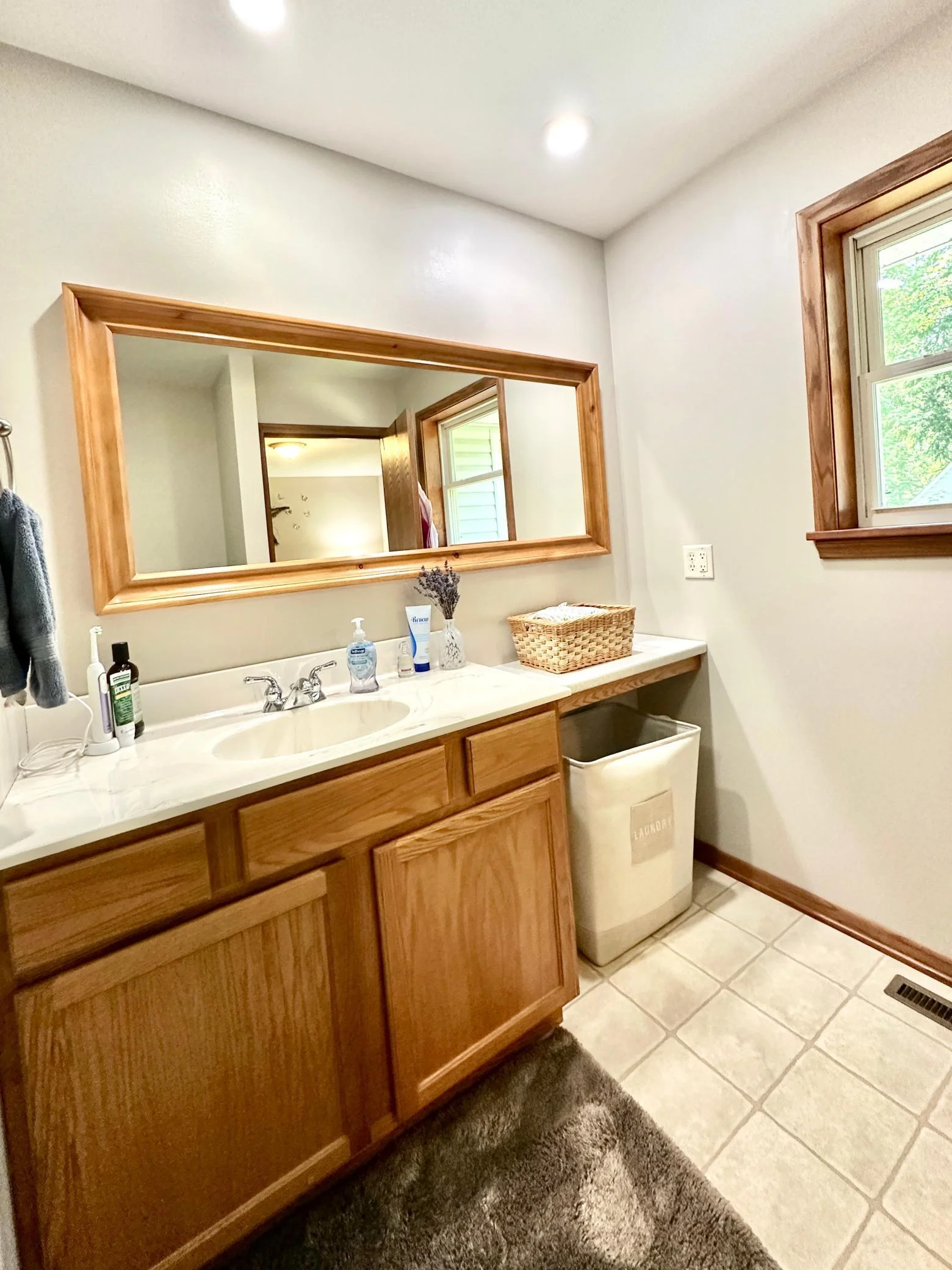 811 private bath 1.jpg
