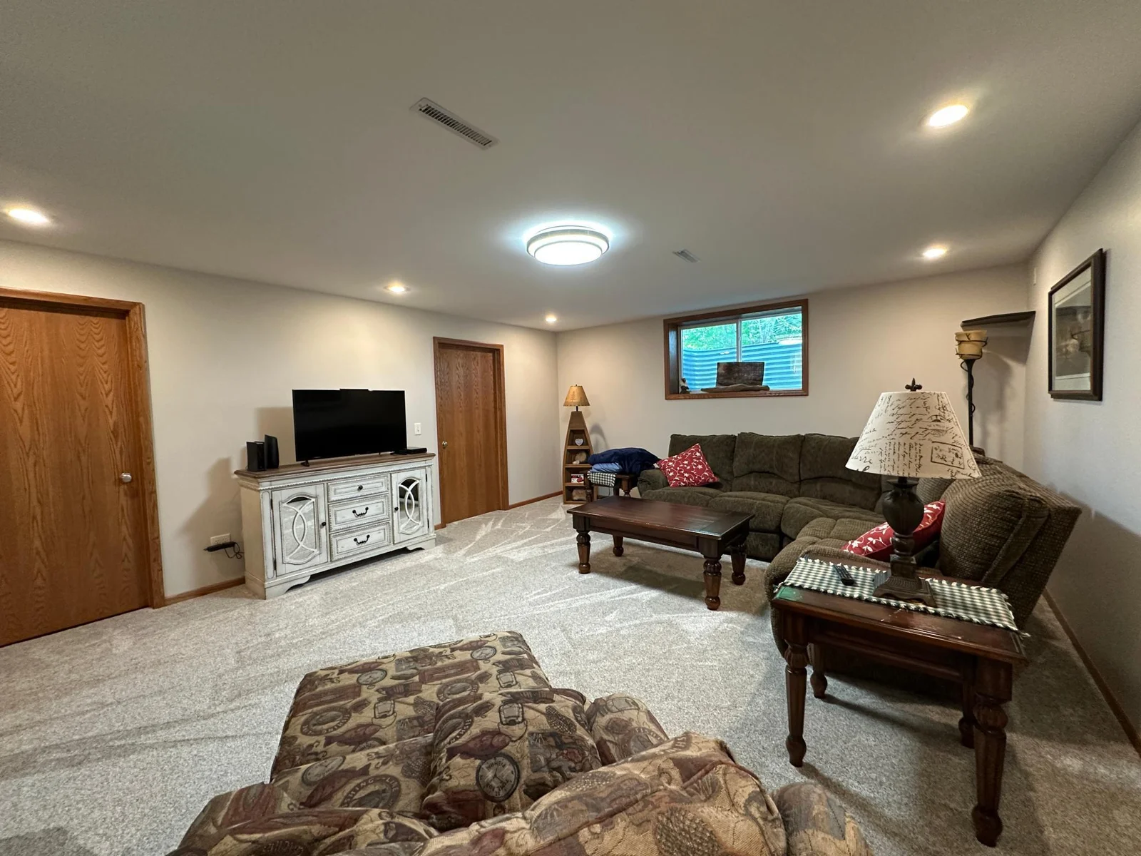 811 family rm view 3.JPG