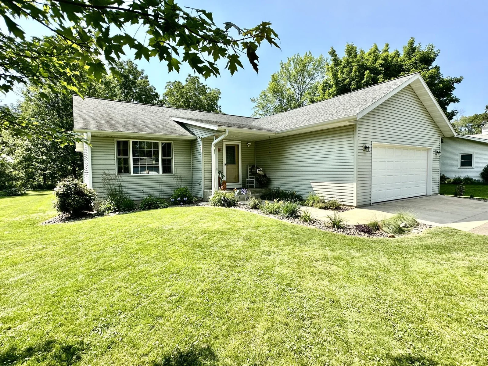 Photo 1 of 811 Riverview