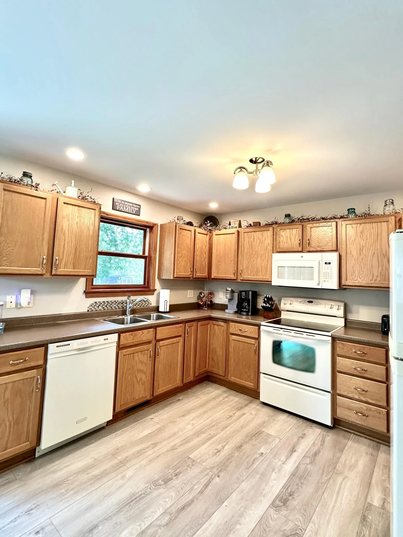 811 kitchen view 2.jpg