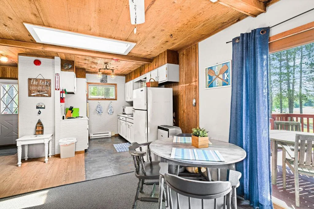 Cabin Dining.jpg