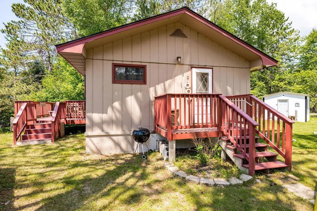 Cabin 2.jpg