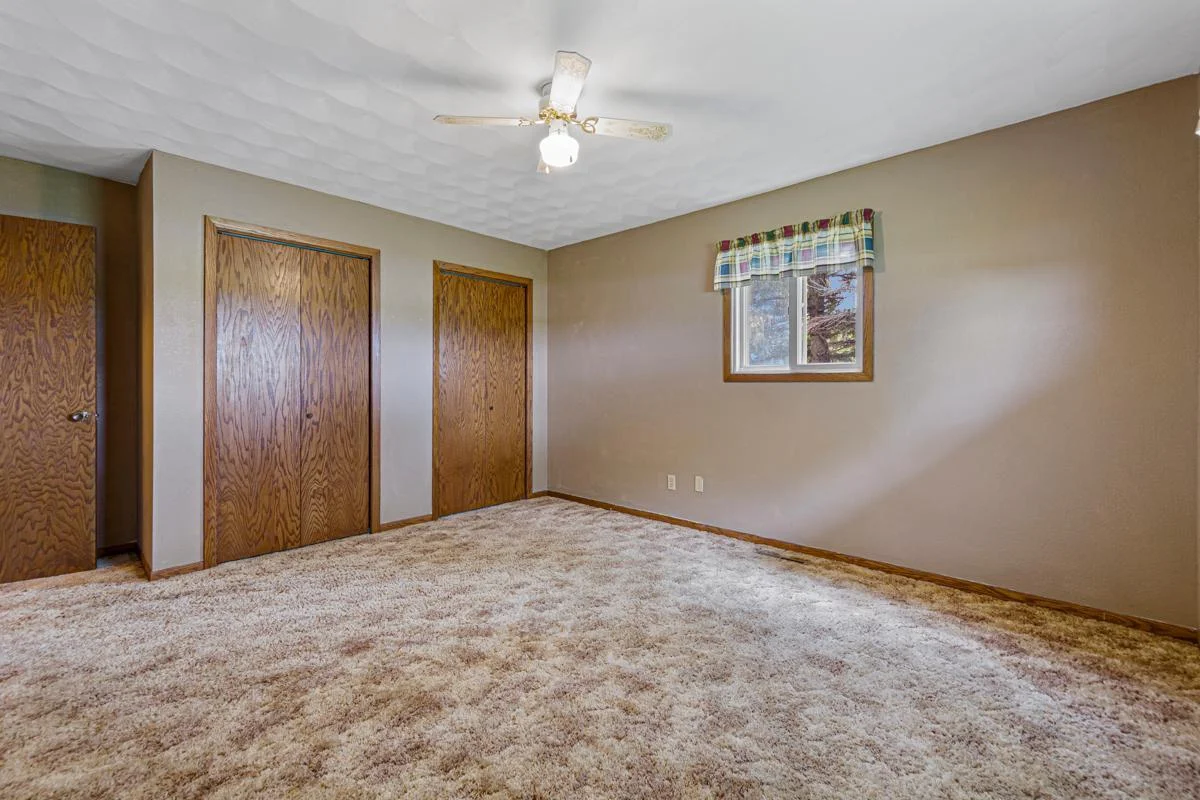 31 Main bedroom.jpg