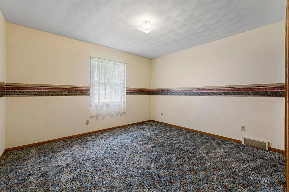 32 Bedroom 3.jpg