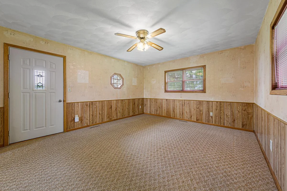 24 Dining_family room.jpg