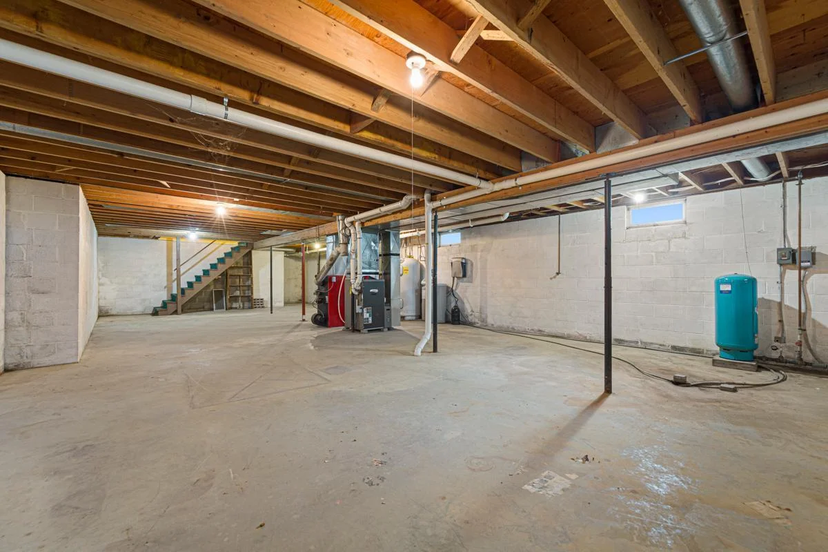 37 Basement.jpg