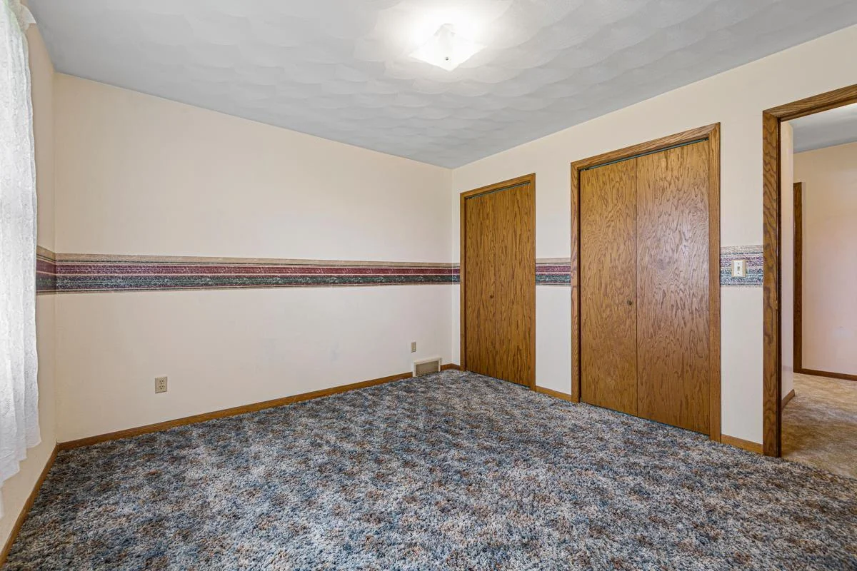 33 Bedroom 3.jpg