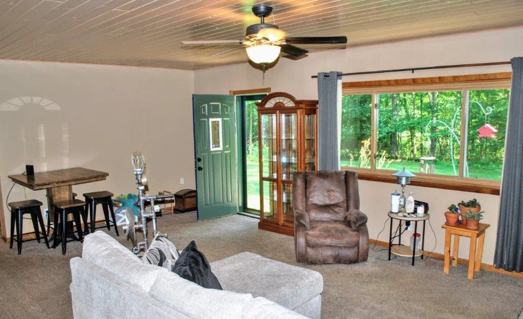 All living facilities one level!