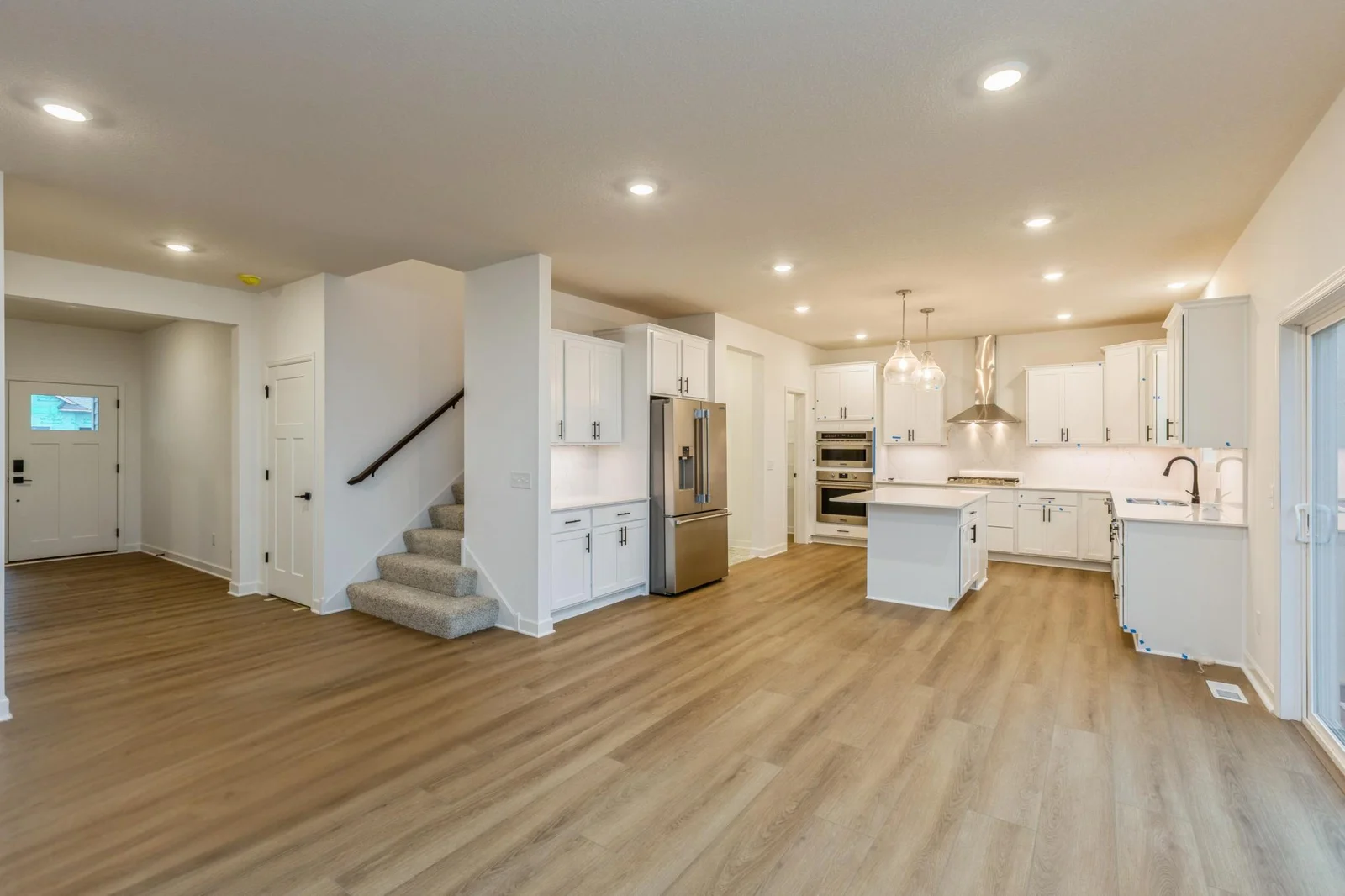 (Actual photo of the home) Home is complete and move in ready!