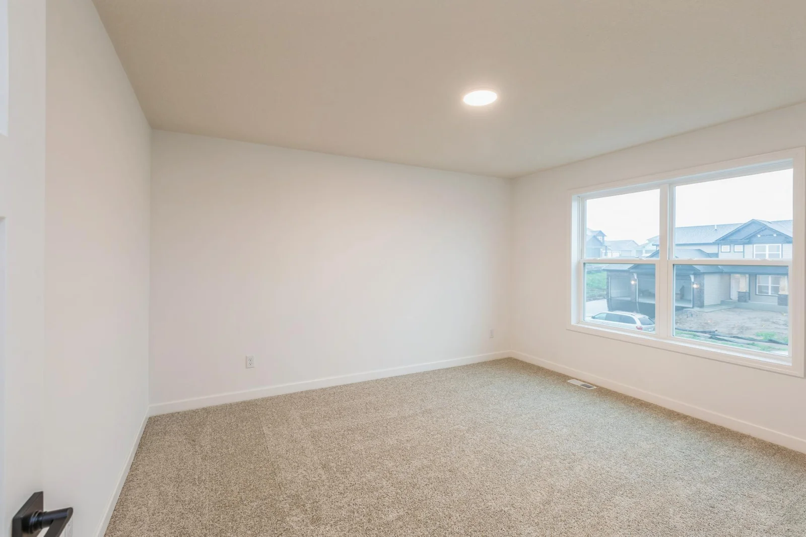 (Actual photo of the home) Home is complete and move in ready!