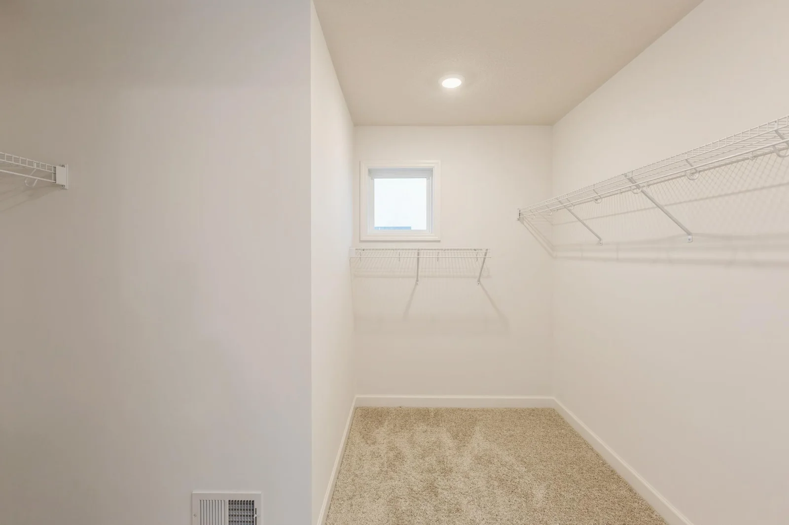(Actual photo of the home) Home is complete and move in ready!