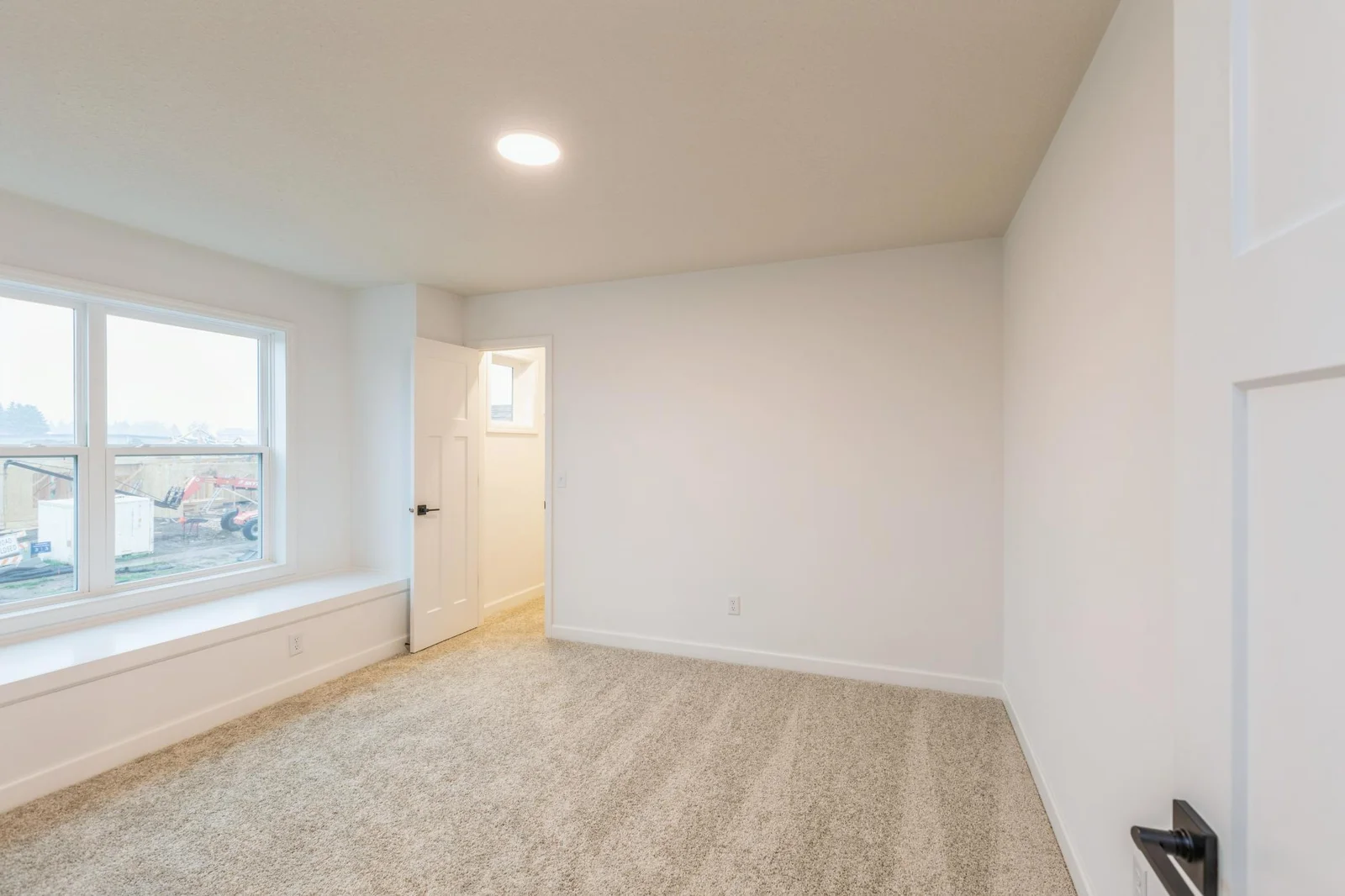 (Actual photo of the home) Home is complete and move in ready!