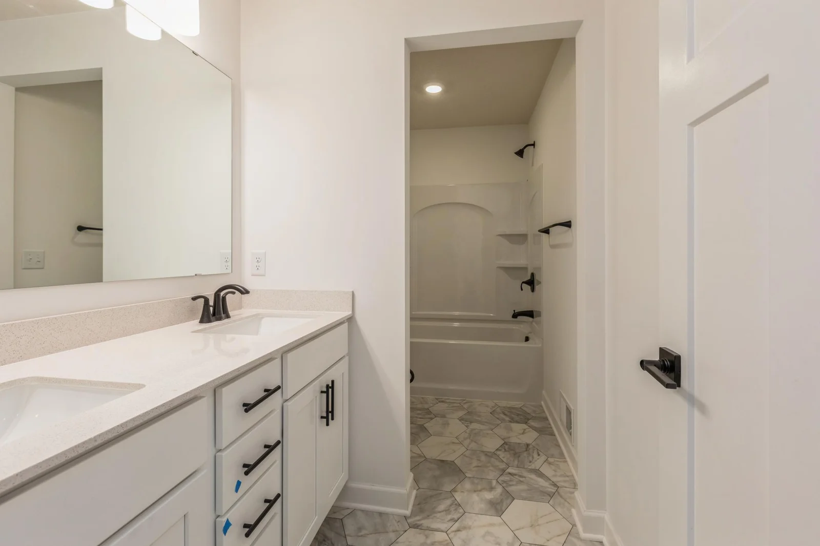 (Actual photo of the home) Home is complete and move in ready!
