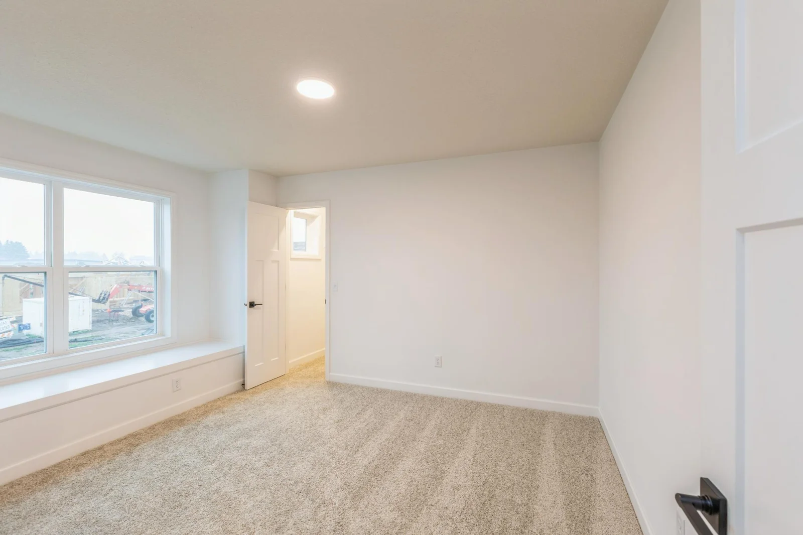 (Actual photo of the home) Home is complete and move in ready!