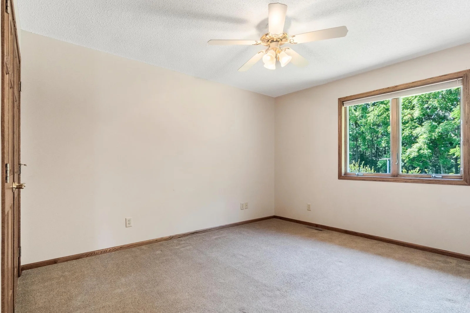 Bedroom 2.JPG