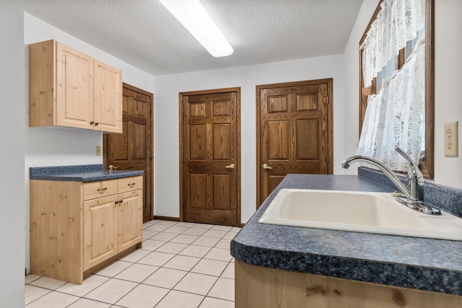 Laundry Room 2.JPG